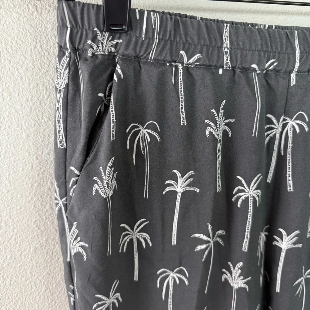 NWOT Marine Layer Allison Palm Print Casual Pant Women’s Size Medium Grey